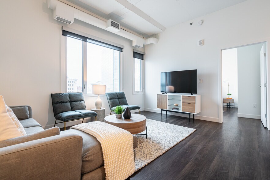 More Photos Of 233 Kennedy St, Winnipeg Apartments For Lease