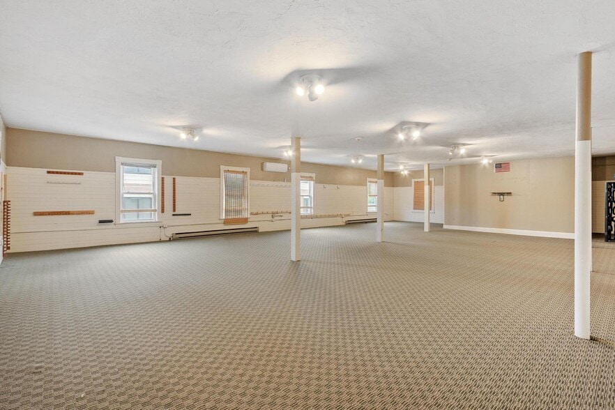 More Photos Of 91 Central St, Leominster Freestanding For Lease