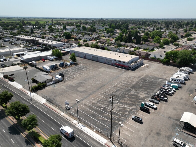 Primary Photo Of 248 E Kettleman Ln, Lodi Auto Dealership For Sale