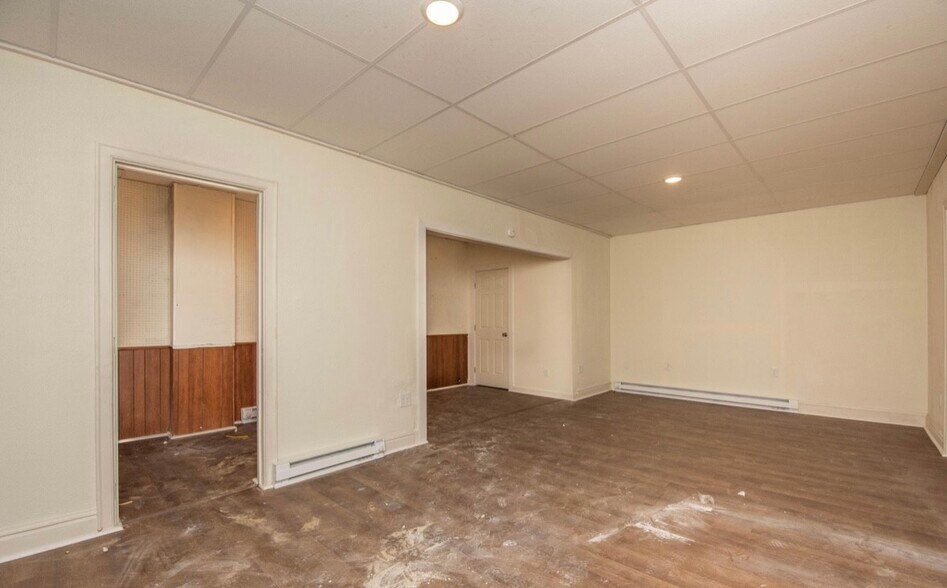 More Photos Of 16-20 E Main St, Plymouth Storefront Retail Residential For Sale