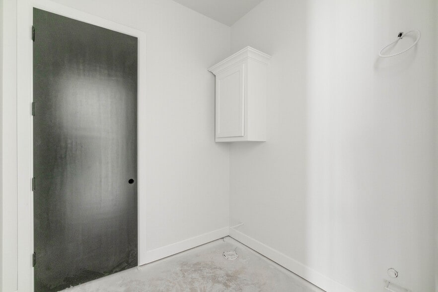 More Photos Of 3165 N Sooner Rd, Edmond Office For Sale