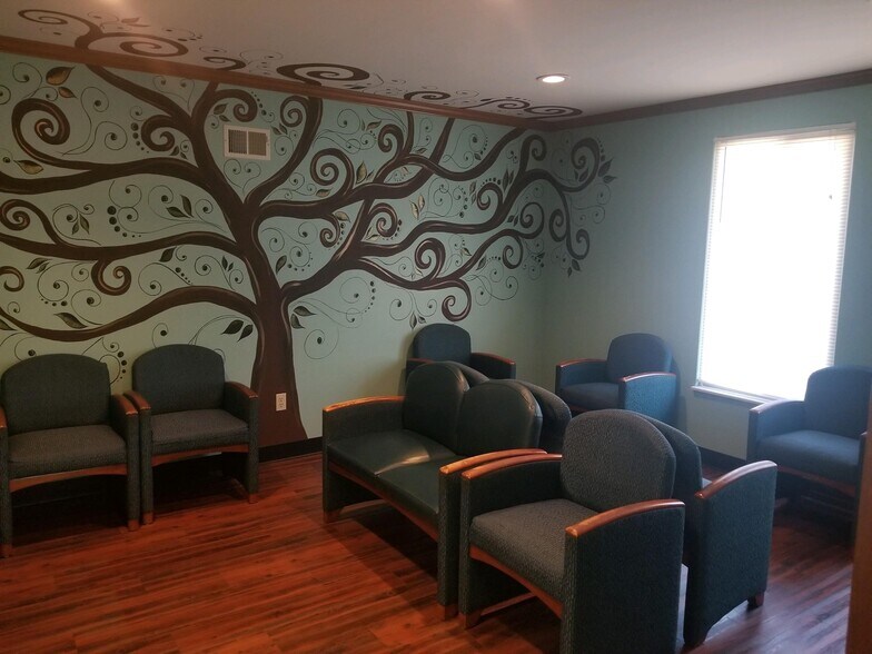 More Photos Of 1128 Villa Linde Ct, Flint Medical For Sale