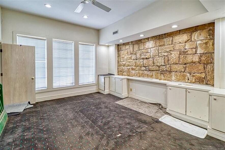 More Photos Of 111-117 S Main St, Eufaula Office For Sale