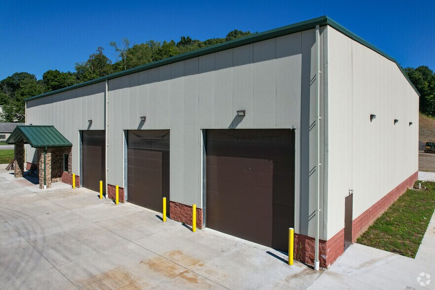 More Photos Of 104 Douglas Rd, Sewickley Light Distribution For Sale