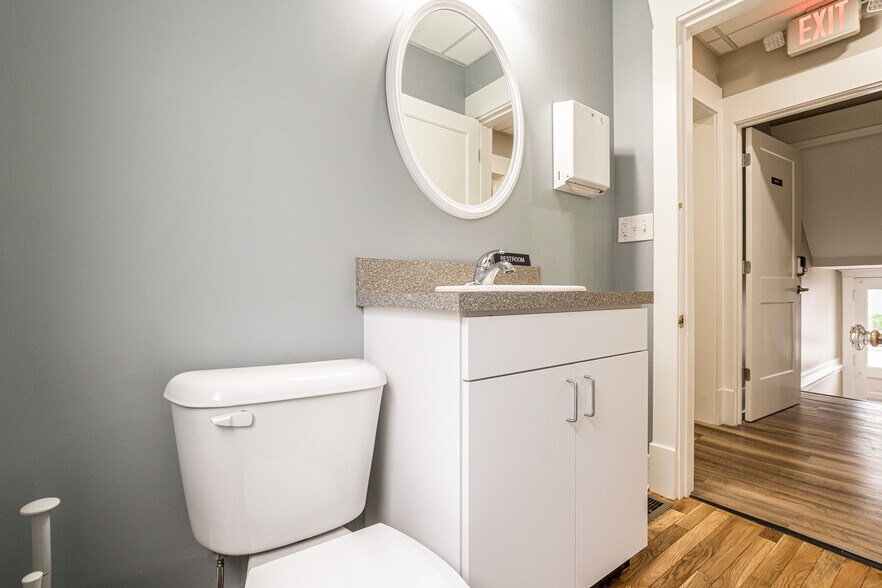 More Photos Of 2173 Eastview Ave, Louisville Coworking Space