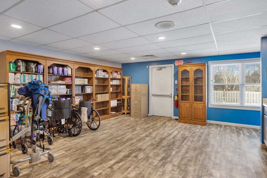 More Photos Of 5758 Cooley Lake Rd, Waterford Daycare Center For Sale