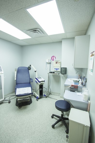 More Photos Of 7319-7321 W North Ave, River Forest Medical For Sale