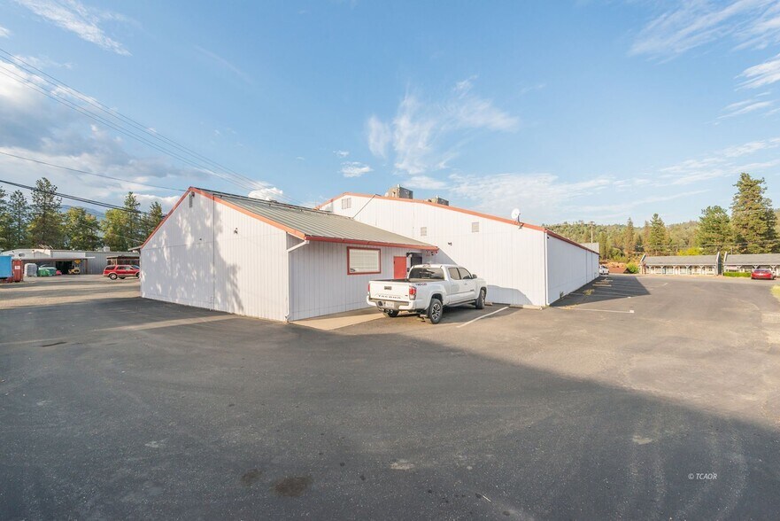 More Photos Of 1450 Main St, Weaverville Office For Sale