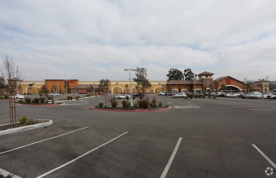 More Photos Of 51-71 W Tierra Rejada Rd, Simi Valley Unknown For Lease