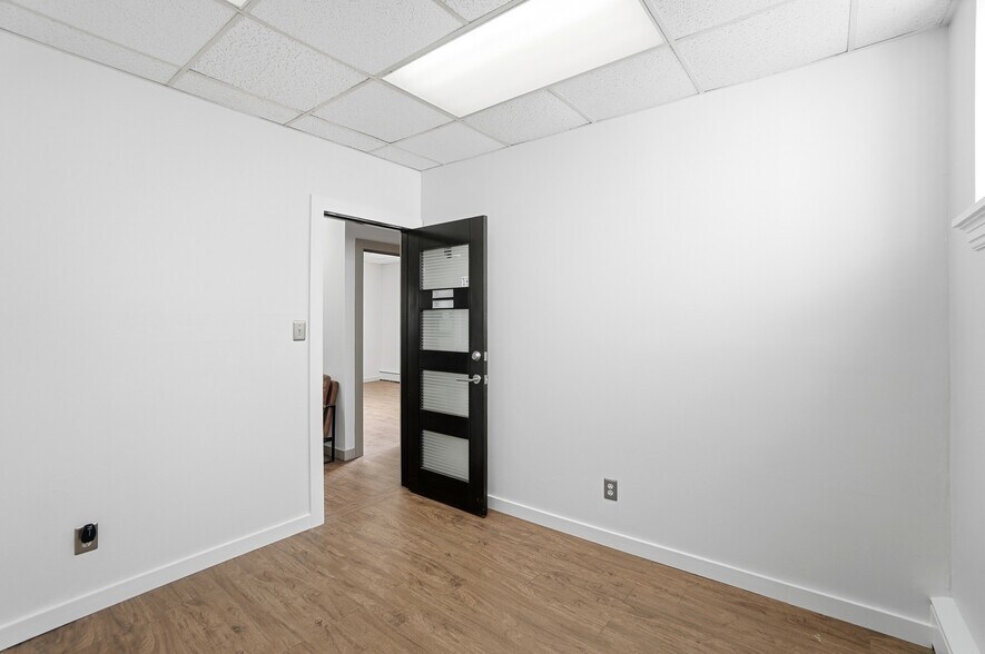 More Photos Of 2337 Victory Pky, Cincinnati Office Residential For Sale
