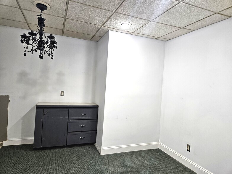 More Photos Of 5820 Gratiot Rd, Saginaw Medical For Sale