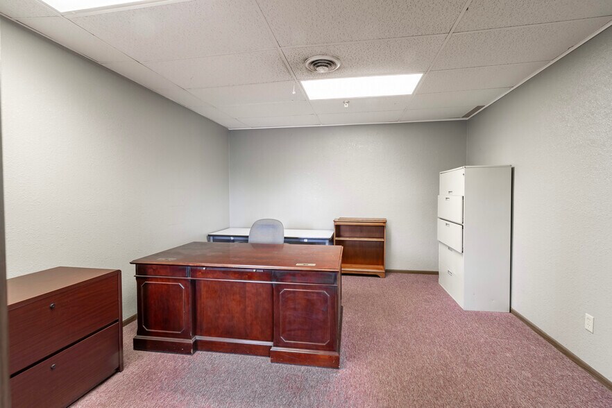 More Photos Of 14100-14170 23rd Ave N, Plymouth Unknown For Lease