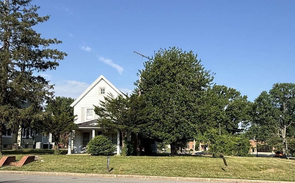 More Photos Of 419 York Rd, New Hope Freestanding For Sale