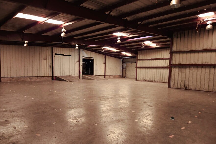 More Photos Of 479 Zoo Pky, Jacksonville Warehouse For Sale