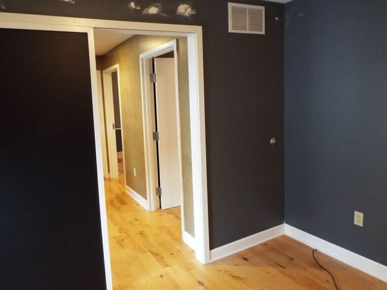 More Photos Of 29715 Pettibone Rd, Solon Storefront Retail Office For Lease