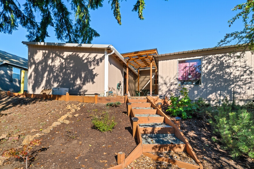 More Photos Of 12955 Highway 101 N, Nehalem General Retail For Sale