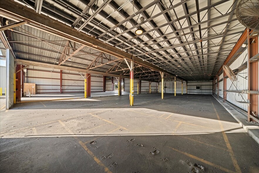 More Photos Of 1120 N Magnolia Ave, Ocala Warehouse For Lease