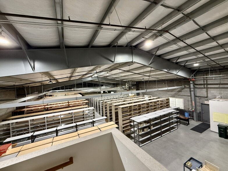 More Photos Of 62968 Layton Ave, Bend Service For Lease