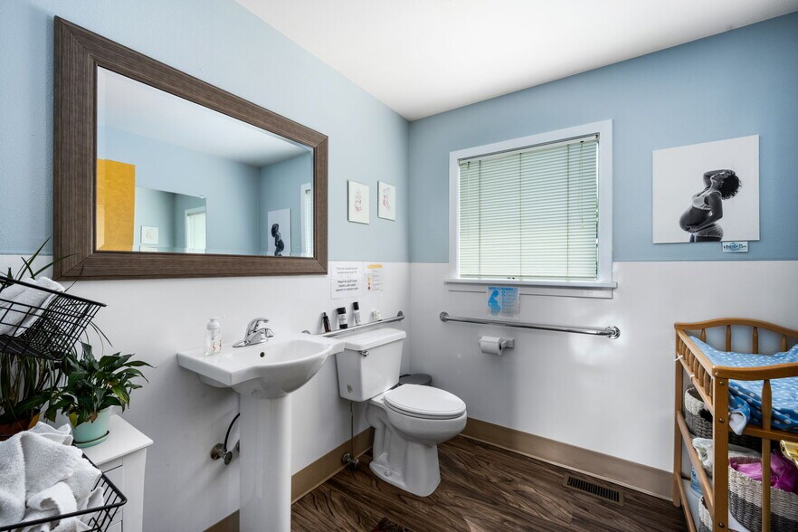 More Photos Of 1048 N 3rd St, Coeur d'Alene Office For Sale