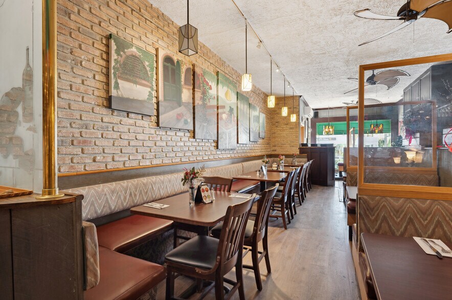 More Photos Of 21 Hill St, Southampton Restaurant For Lease