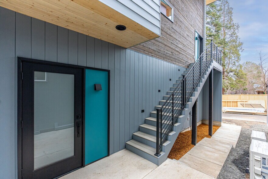 More Photos Of 940 NE Norton Ave, Bend Apartments For Sale