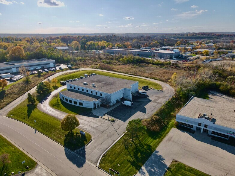 More Photos Of W223N609 Saratoga Dr, Waukesha Light Distribution For Sale