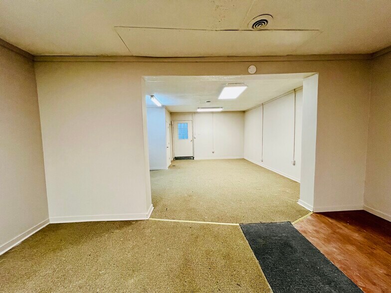 More Photos Of 1938 Airport Hwy, Toledo Freestanding For Sale
