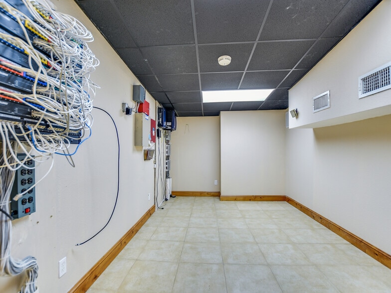 More Photos Of 4004 E Hwy 290, Dripping Springs Medical For Sale