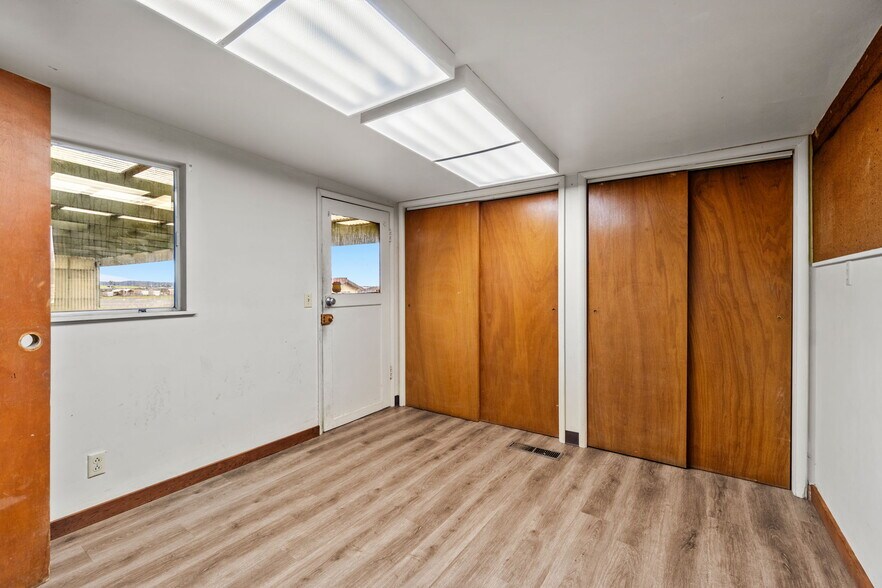 More Photos Of 4051-4061 N Highway 101, Eureka Warehouse For Sale