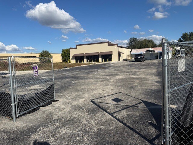 More Photos Of 3671 Fowler St, Fort Myers Freestanding For Sale