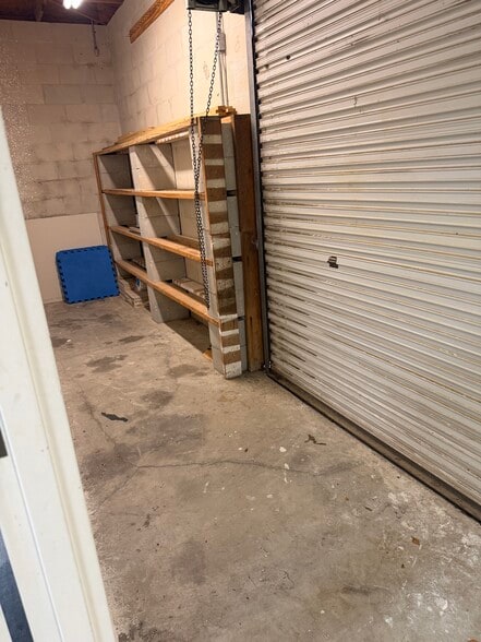 More Photos Of 4751 E Moody Blvd, Bunnell Showroom For Lease