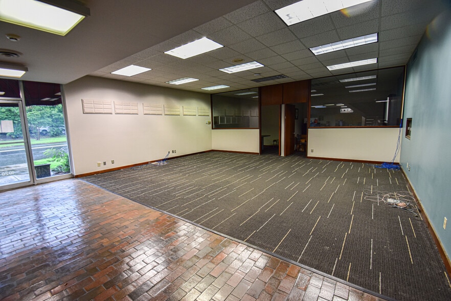 More Photos Of , Tuscaloosa Unknown For Sale