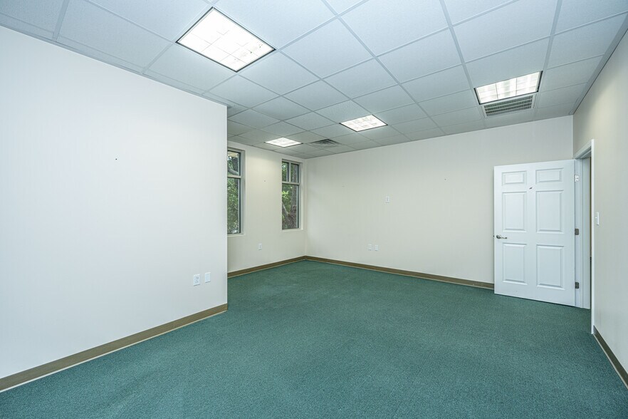 More Photos Of 901 Old Trolley Rd, Summerville Medical For Lease