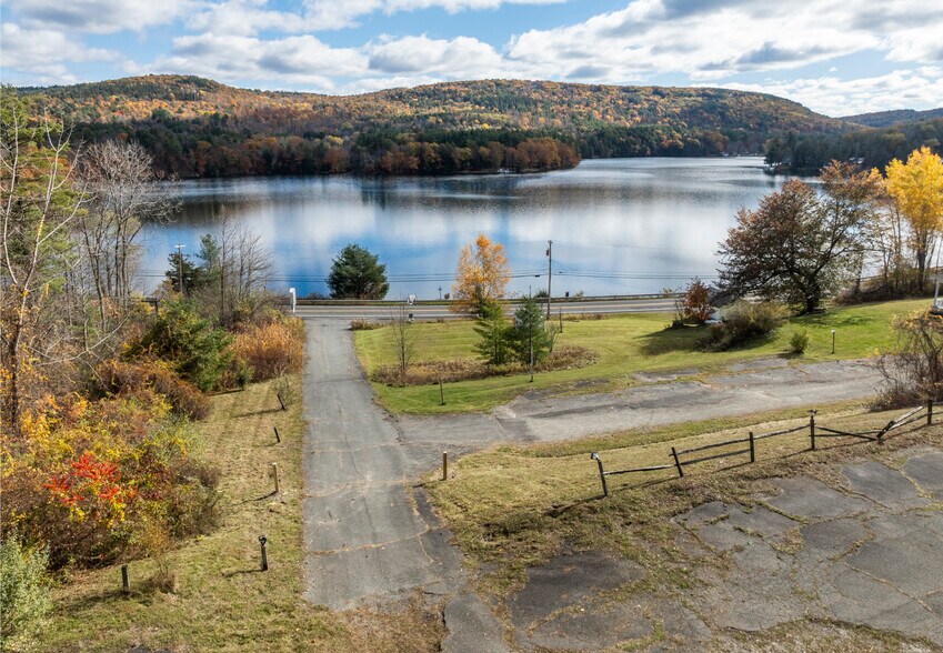 More Photos Of 165 Queechy Lake Dr, Canaan Hotel For Sale