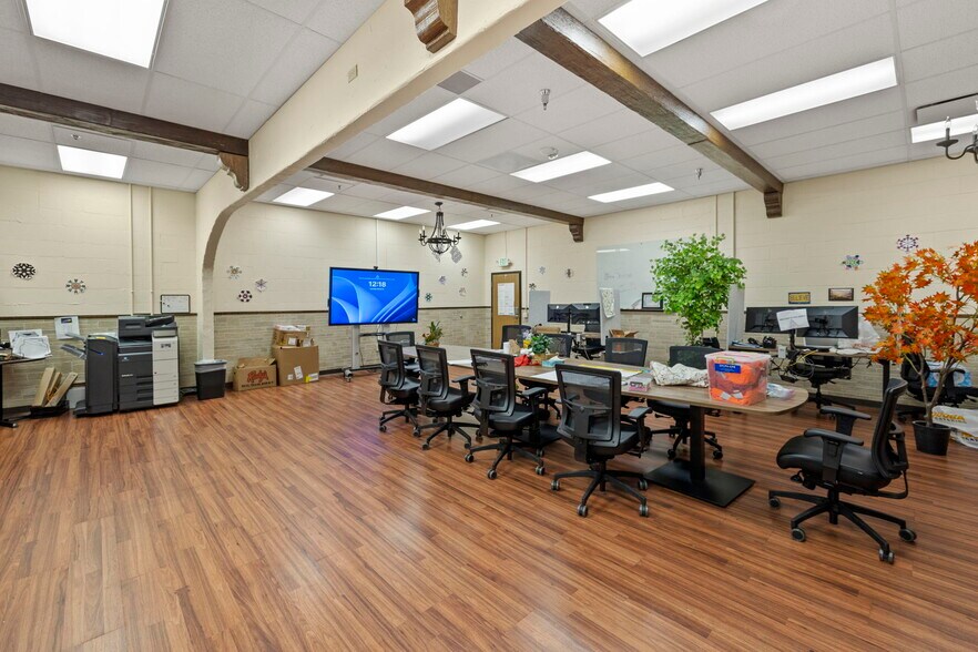 More Photos Of 6436 S Hwy 85-87, Colorado Springs General Retail For Sale