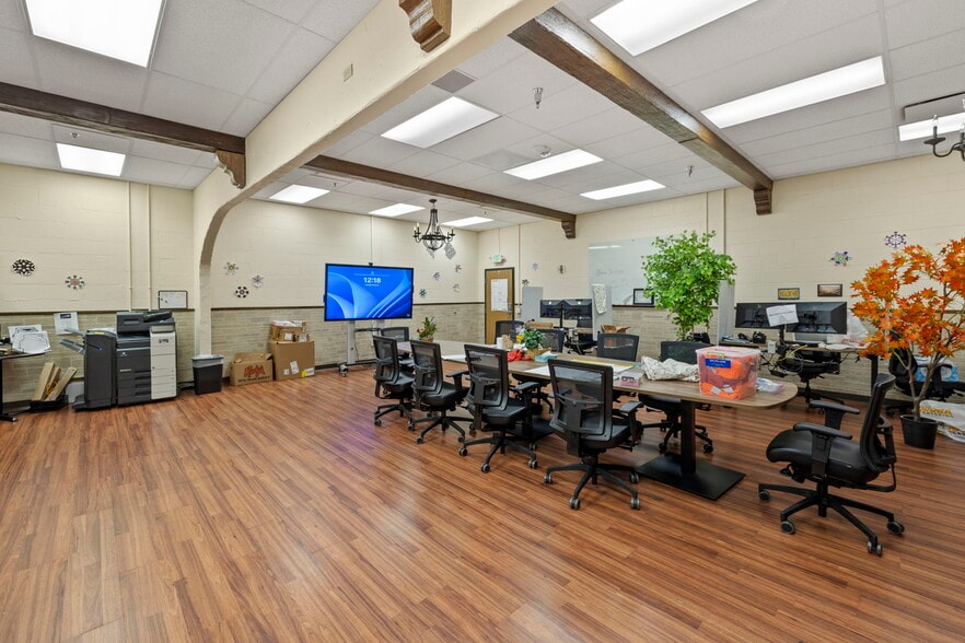 More Photos Of 6436 S Hwy 85-87, Colorado Springs General Retail For Sale
