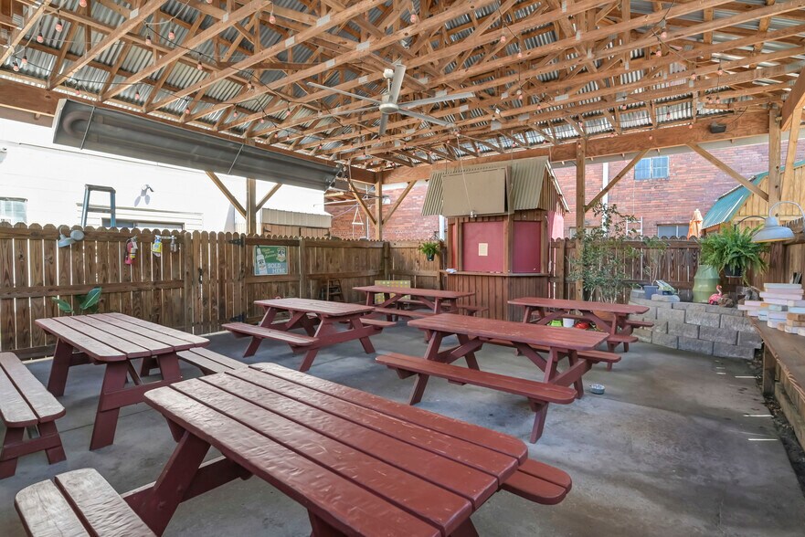 More Photos Of 300 State St, West Columbia Restaurant For Sale