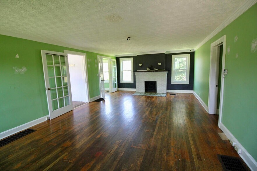 More Photos Of 1805 Columbus Rd, Granville Specialty For Sale