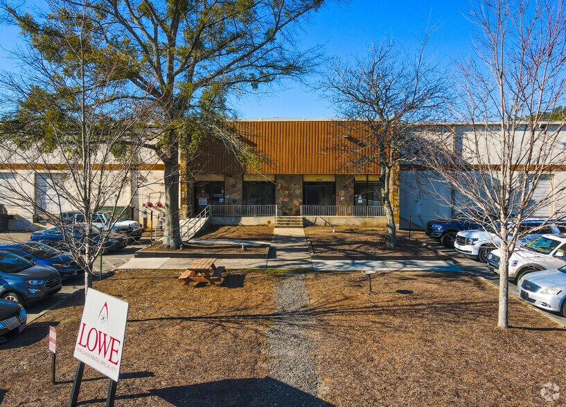 More Photos Of 7405 Graham Rd, Fairburn Warehouse For Lease