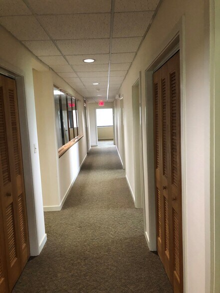 More Photos Of 23C Shelter Cove Ln, Hilton Head Island Office Residential For Lease