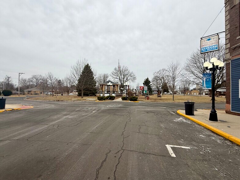 More Photos Of 122 E Center St, Le Roy Storefront Retail Residential For Lease