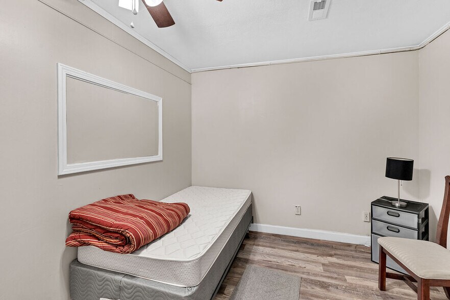 More Photos Of 973 W Main St, Abingdon Specialty For Sale