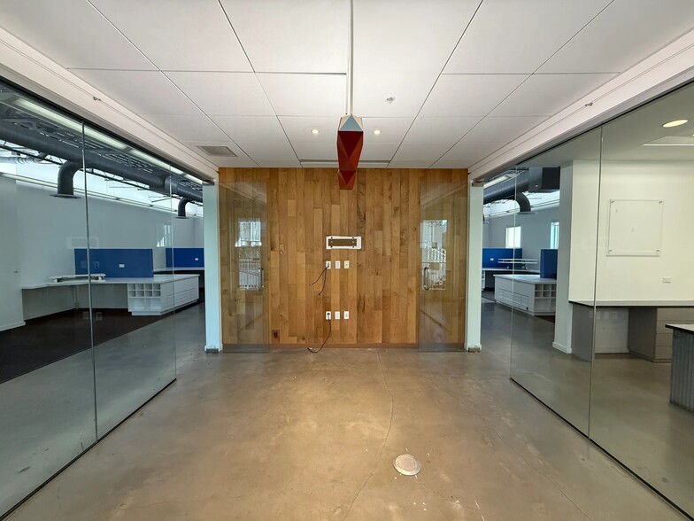 More Photos Of 1348-1358 Fruitville Rd, Sarasota Office Residential For Lease