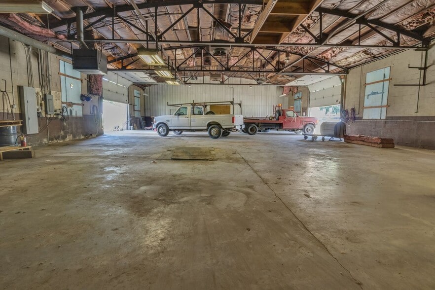 More Photos Of 1100 N Main St, Mount Vernon Industrial For Sale