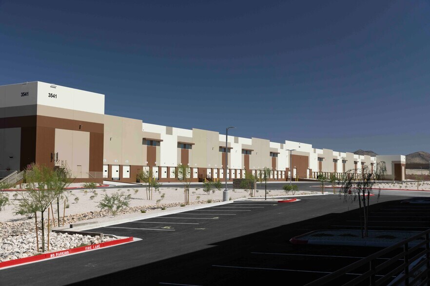 More Photos Of Volunteer & Paradise, Henderson Unknown For Lease