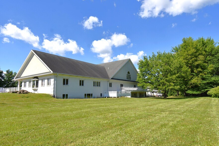 More Photos Of 972 Youngstown Kingsville Rd, Vienna Office For Sale