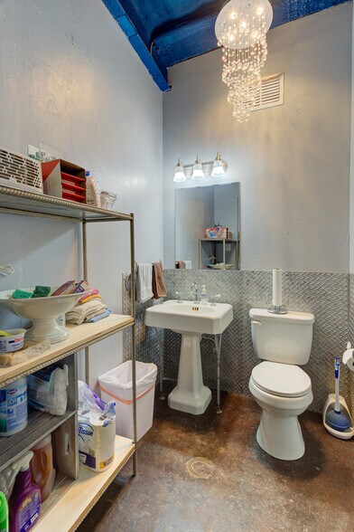 More Photos Of 9425 Schoenthal Rd, New Braunfels Warehouse For Sale