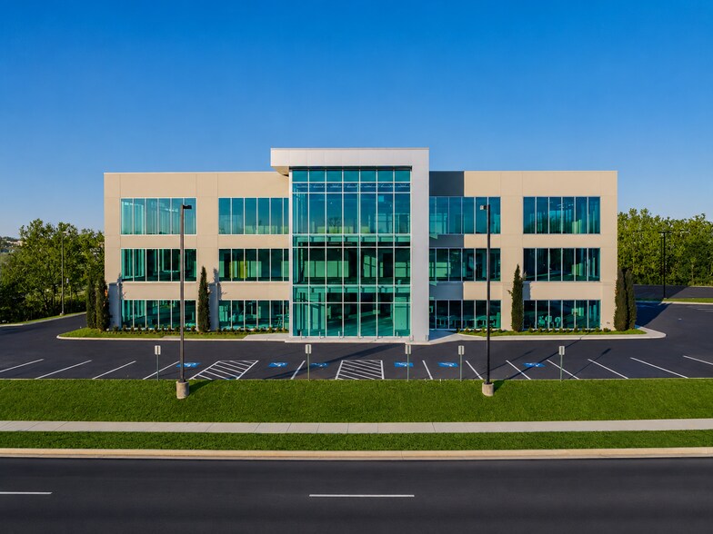 More Photos Of 2700 SE S St, Bentonville Office For Lease