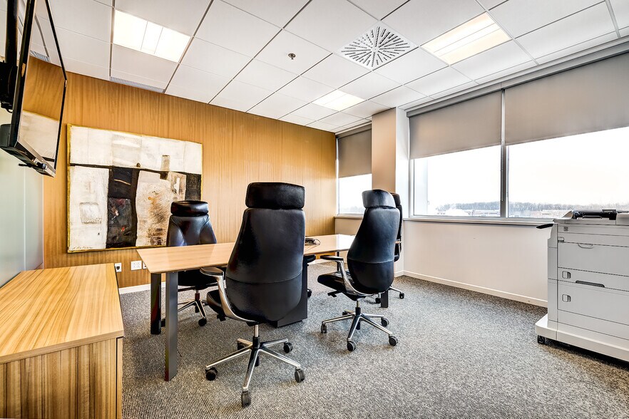 More Photos Of 2905 Pl Louis-R.-Renaud, Laval Office For Lease