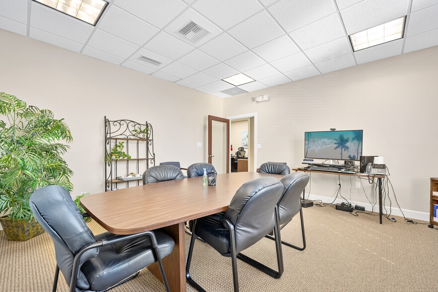 More Photos Of 37 S Halifax Ave, Daytona Beach Schools For Sale